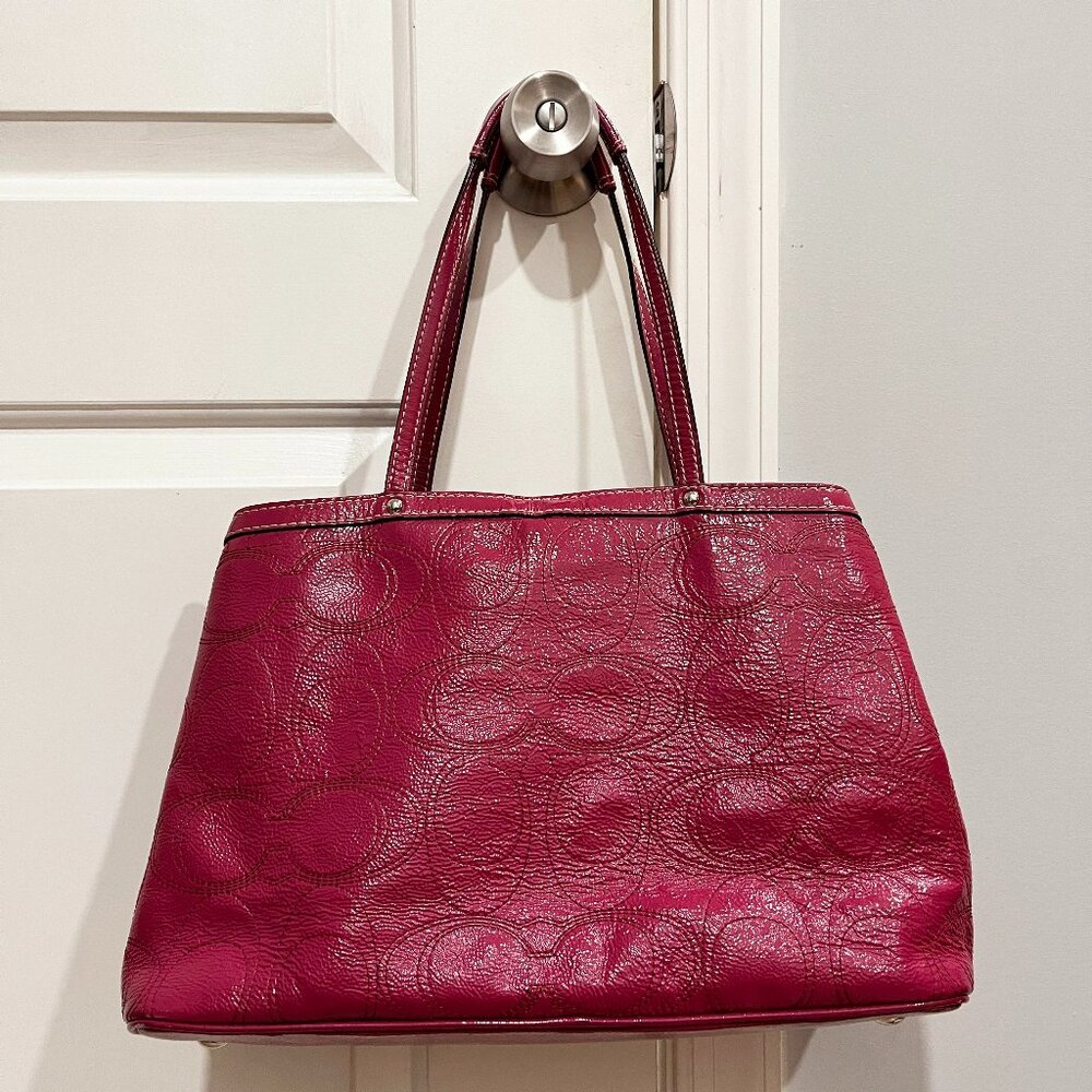 COACH Hot Pink Patent Leather Signature Carryall Kisslock Bag - Picture 3 of 13